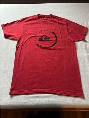 Quiksilver Men's Short Sleeve Tee in Red